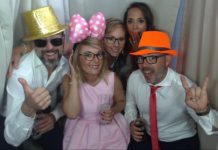 ¿Por qué nos gusta tanto disfrazarnos para posar en un fotomatón? ¿Por qué nos gusta tanto disfrazarnos para posar en un fotomatón?