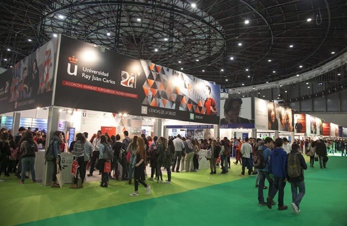 Coloca un fotomatón en tu stand de feria y triunfarás